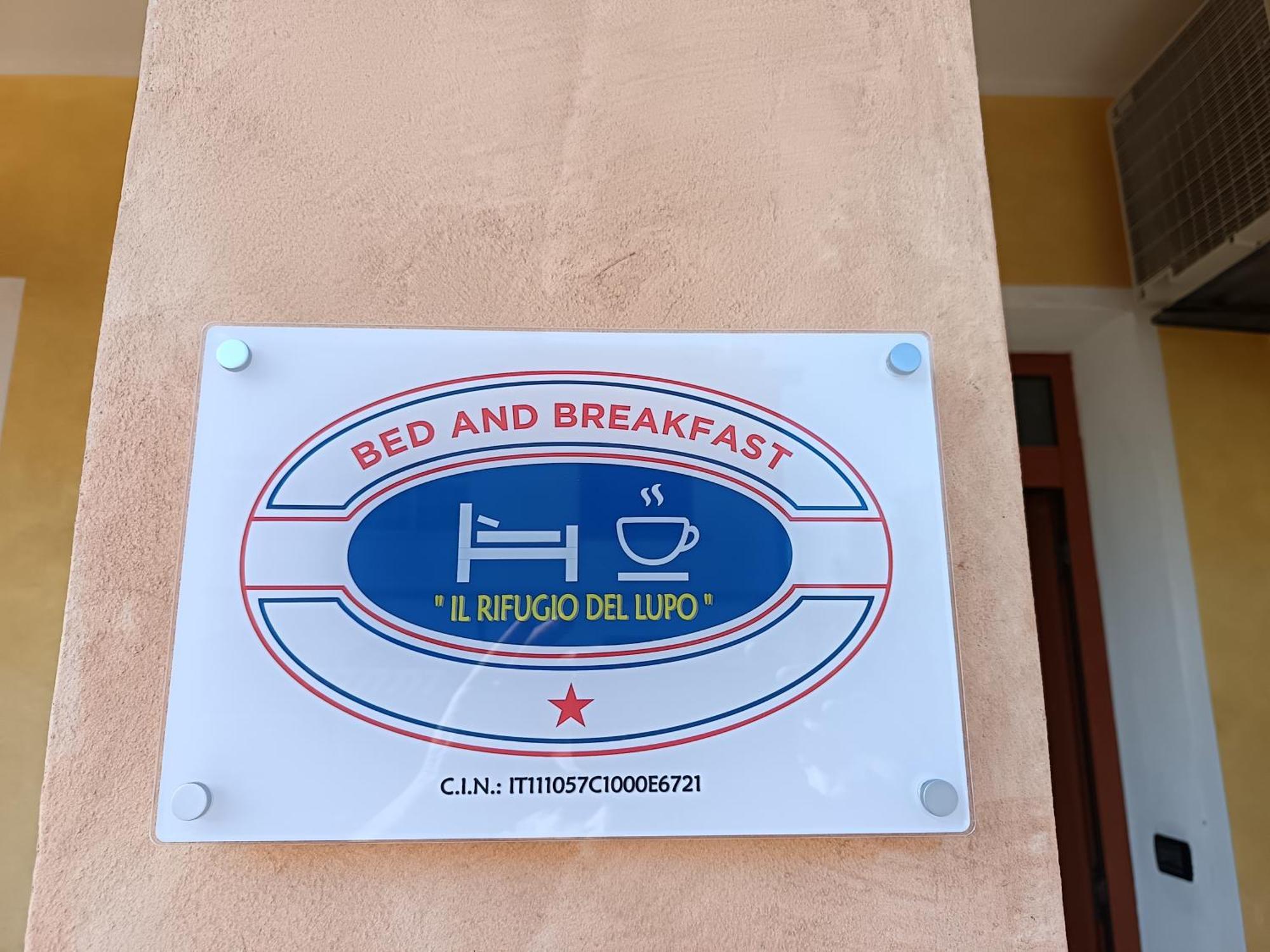 B&B Il Rifugio Del Lupo - E6721 Paringianu Exteriér fotografie