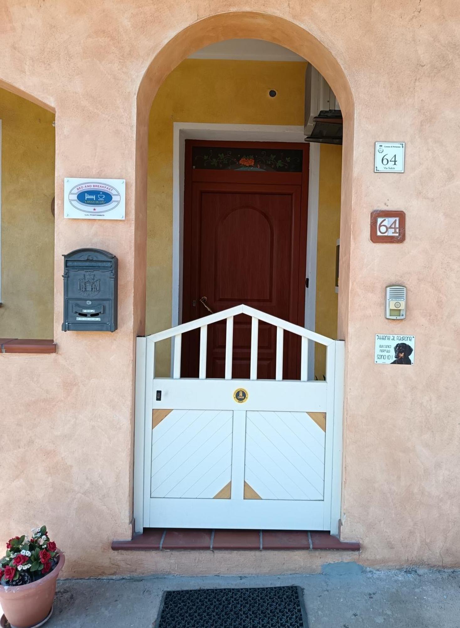B&B Il Rifugio Del Lupo - E6721 Paringianu Exteriér fotografie
